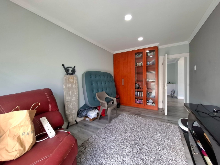 6 Bedroom Property for Sale in Beacon Bay Eastern Cape
